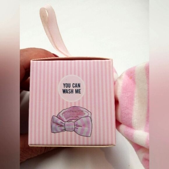 Free Spa Makeup Headband Pink White Stripe Holiday Ornament Beauty New! - Picture 5 of 7